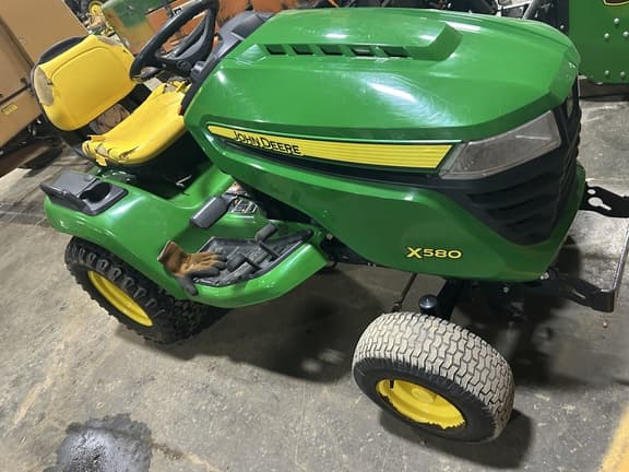 Image of John Deere X580 equipment image 2