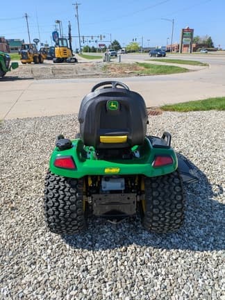 Image of John Deere X580 equipment image 4