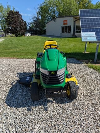 Image of John Deere X580 equipment image 3