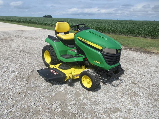 Image of John Deere X580 equipment image 4