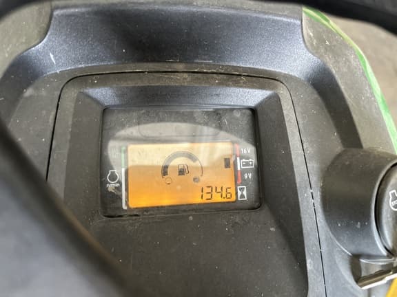 Image of John Deere X584 equipment image 4