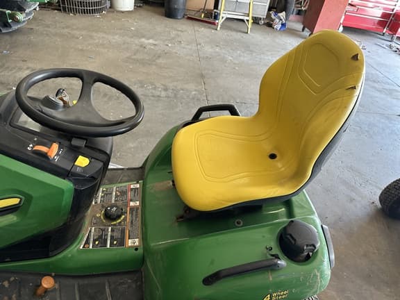 Image of John Deere X584 equipment image 3