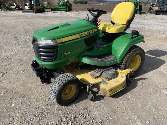Image of John Deere X730 equipment image 1