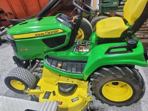 Image of John Deere X730 equipment image 1