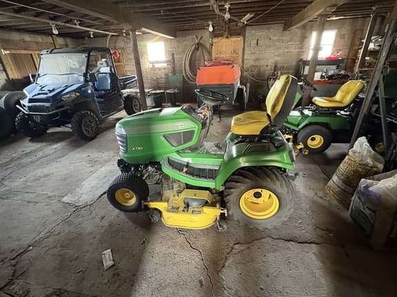 Image of John Deere X730 equipment image 4