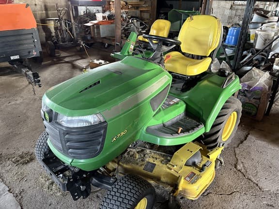 Image of John Deere X730 equipment image 2