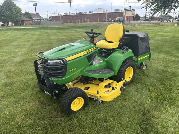 2018 John Deere X730 Equipment Image0