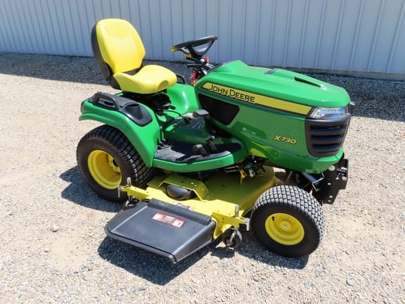2018 John Deere X730 Equipment Image0