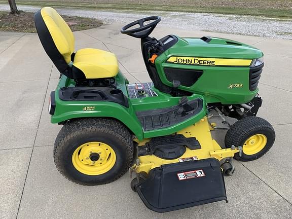 Image of John Deere X734 equipment image 3