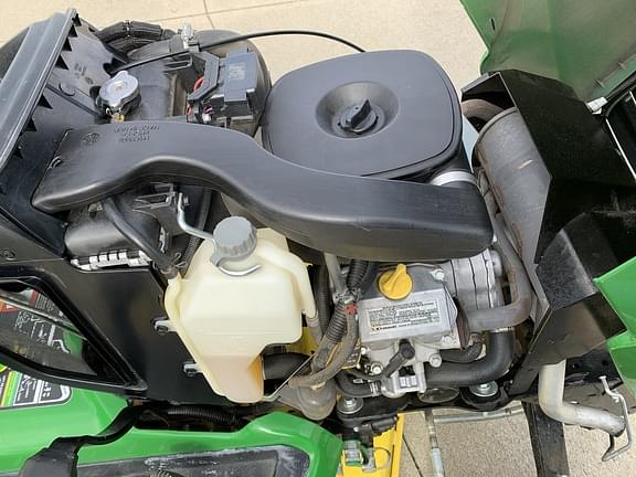 Image of John Deere X734 equipment image 4