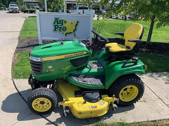 Image of John Deere X738 Primary image
