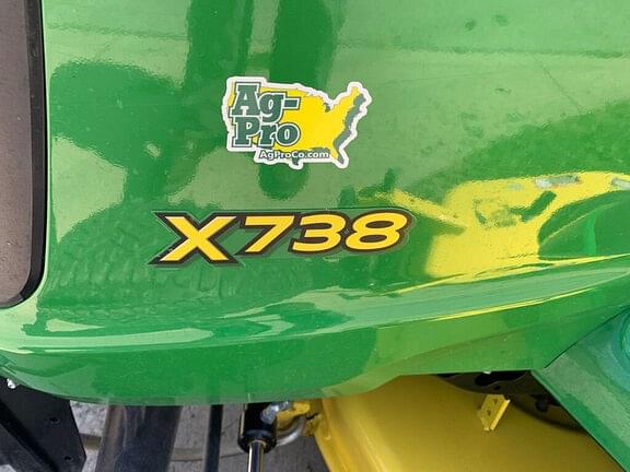 Image of John Deere X738 equipment image 1