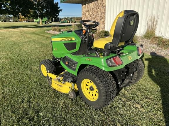 Image of John Deere X739 equipment image 2