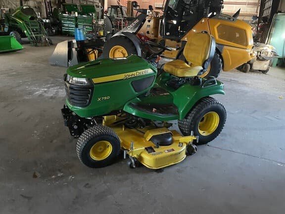 Image of John Deere X750 equipment image 4