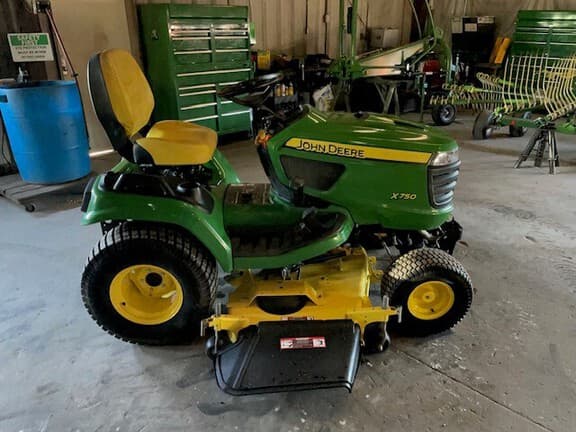 Image of John Deere X750 equipment image 2