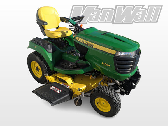 2018 John Deere X754 Equipment Image0