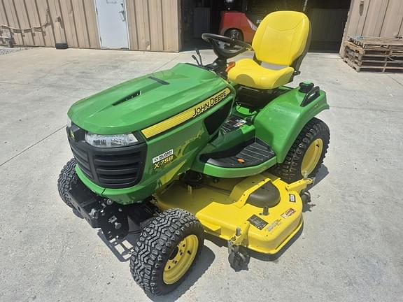 Image of John Deere X758 equipment image 2