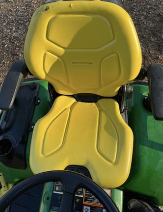 Image of John Deere X758 equipment image 3