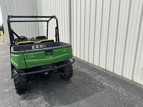 Image of John Deere XUV 560E equipment image 4