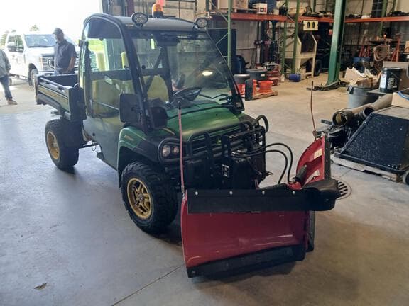 Image of John Deere XUV 825M Primary image