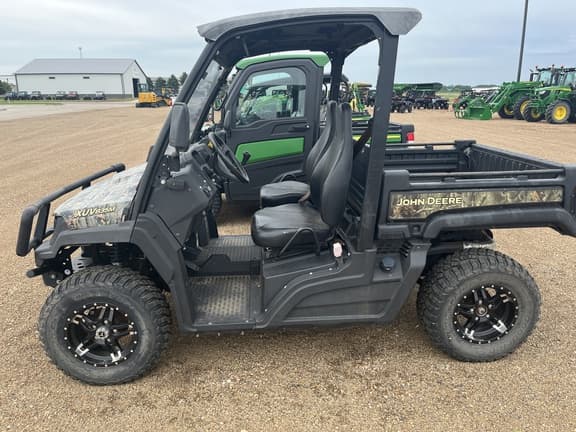 Image of John Deere XUV 835M Primary image