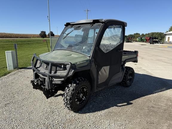 Image of John Deere XUV 835M equipment image 1