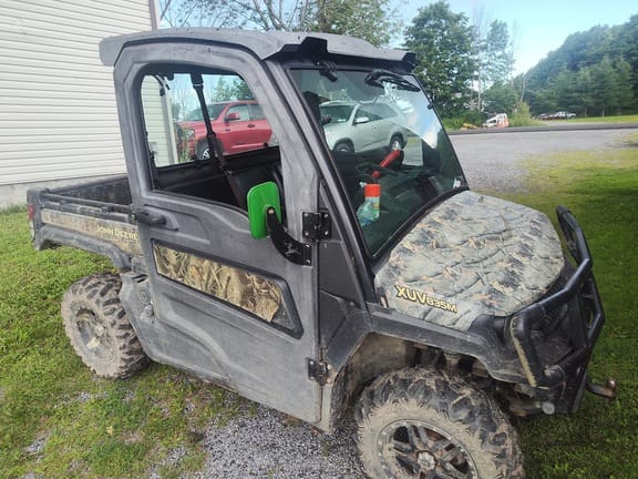 2018 John Deere XUV 835M Equipment Image0
