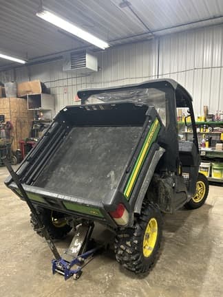 Image of John Deere XUV 835M equipment image 2