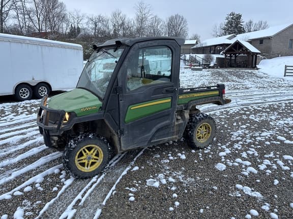 Image of John Deere XUV 835M equipment image 1
