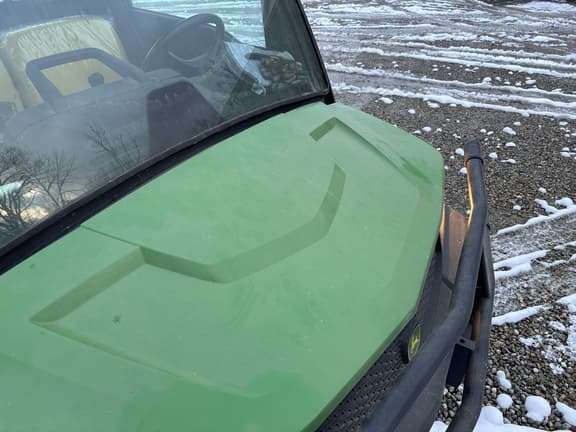 Image of John Deere XUV 835M equipment image 4