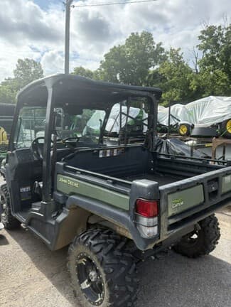 Image of John Deere XUV 835M equipment image 2