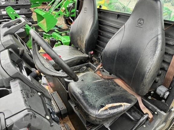 Image of John Deere XUV 835M equipment image 3