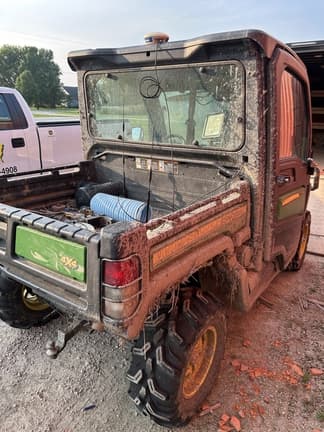Image of John Deere XUV 835M equipment image 2