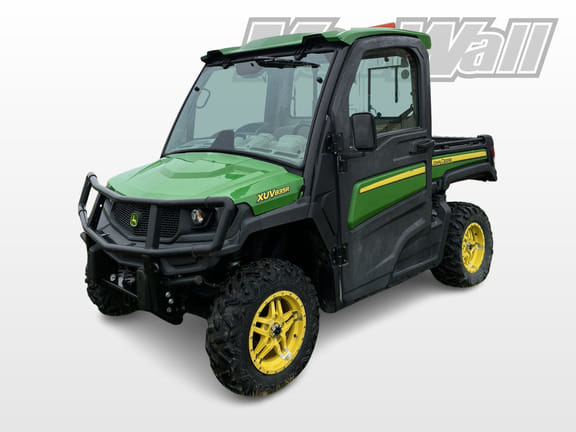 2018 John Deere XUV 835R Equipment Image0