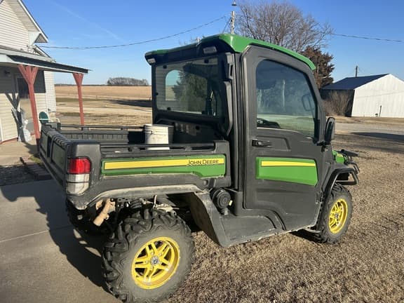 Image of John Deere XUV 835R equipment image 1