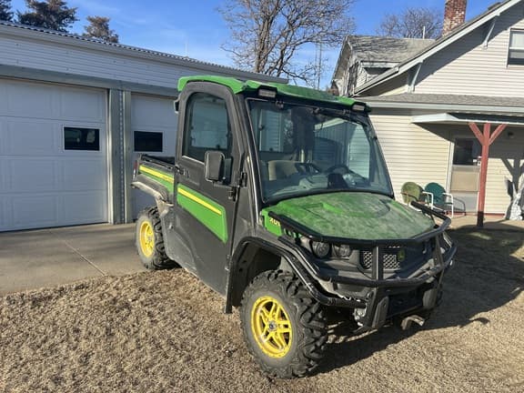 Image of John Deere XUV 835R equipment image 3