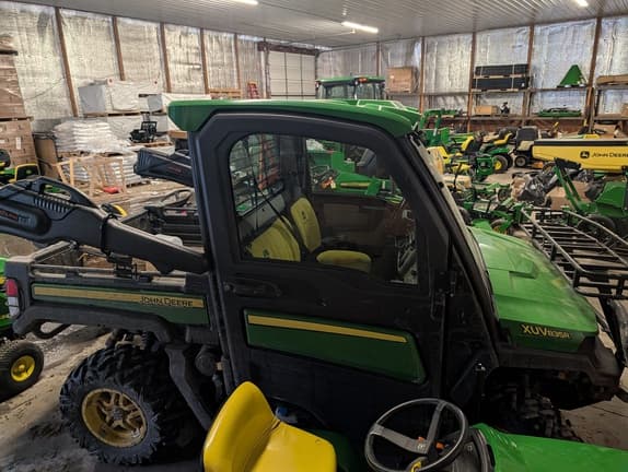 Image of John Deere XUV 835R equipment image 2