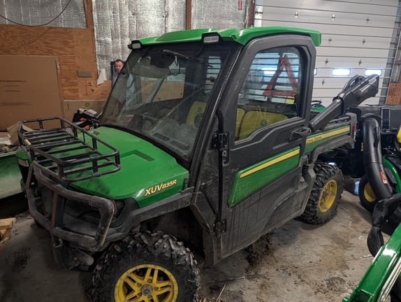 2018 John Deere XUV 835R Equipment Image0