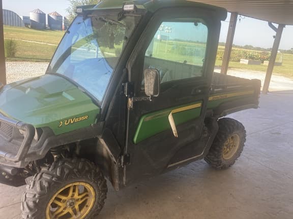 Image of John Deere XUV 835R equipment image 2