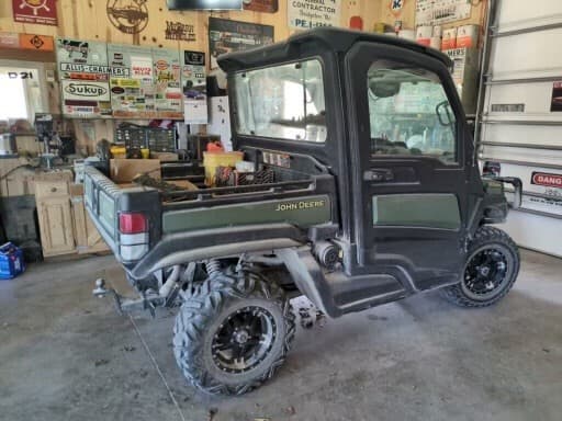 Image of John Deere XUV 835R equipment image 1