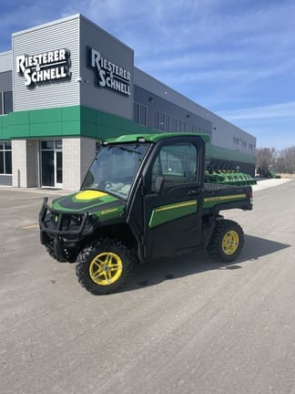2018 John Deere XUV 835R Equipment Image0