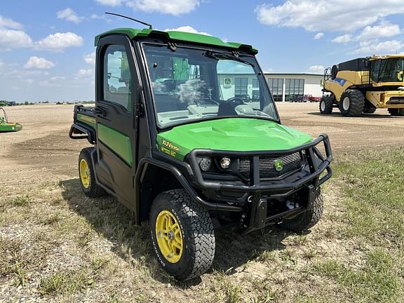 Image of John Deere XUV 835R equipment image 1