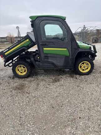 2018 John Deere XUV 835R Equipment Image0
