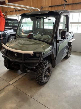 2018 John Deere XUV 835R Equipment Image0