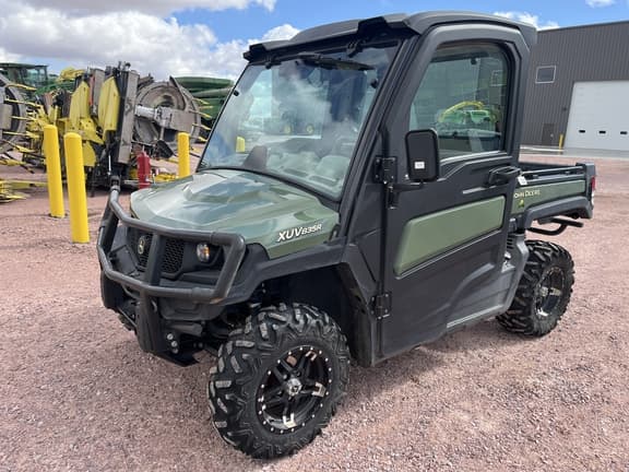 Image of John Deere XUV 835R Primary image