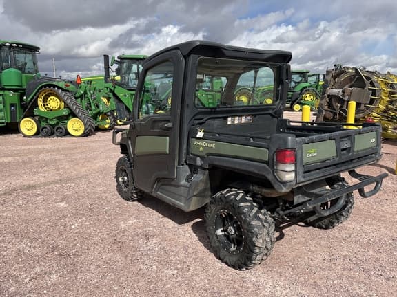 Image of John Deere XUV 835R equipment image 3