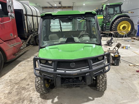 Image of John Deere XUV 835R equipment image 1