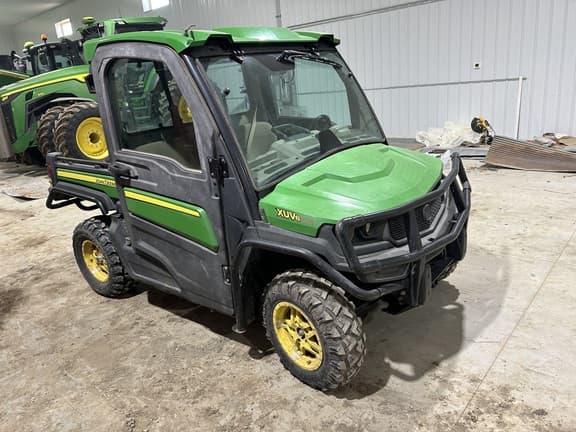 Image of John Deere XUV 835R equipment image 2
