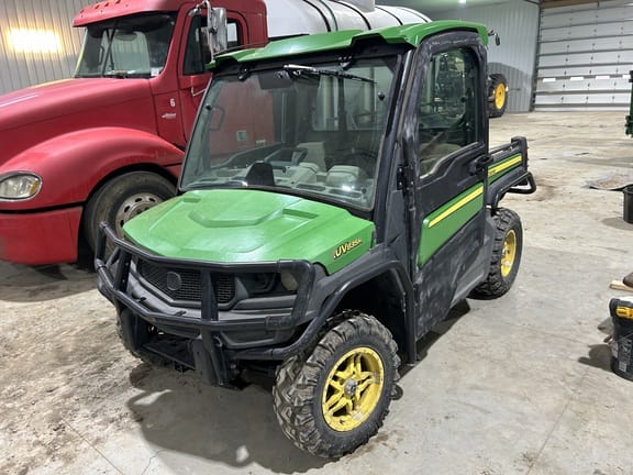 2018 John Deere XUV 835R Equipment Image0