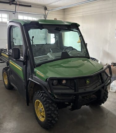 2018 John Deere XUV 835R Equipment Image0